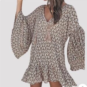 NWT Storia Floral Boho Womens Sz Medium Peasant Flowy Midi Dress